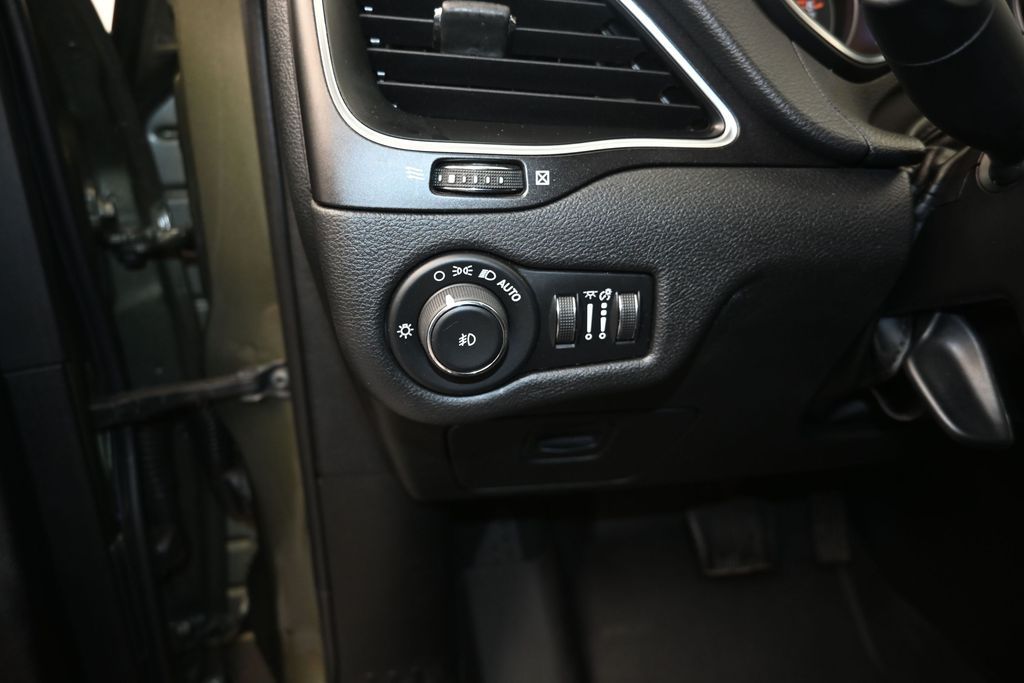 2020 Jeep Cherokee Trailhawk - Photo 12