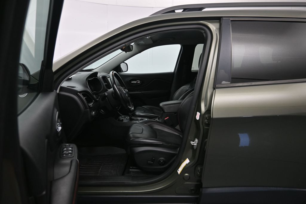 2020 Jeep Cherokee Trailhawk - Photo 20