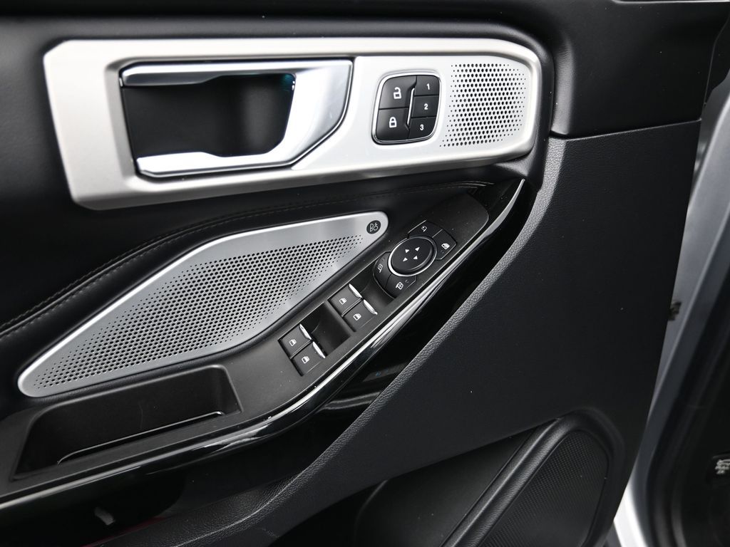 2021 Ford Explorer Platinum - Photo 11