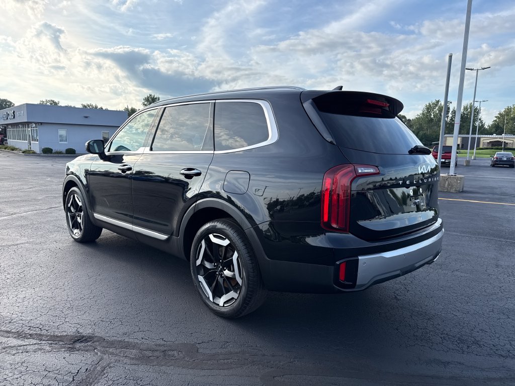 Used 2025 Kia Telluride S SUV