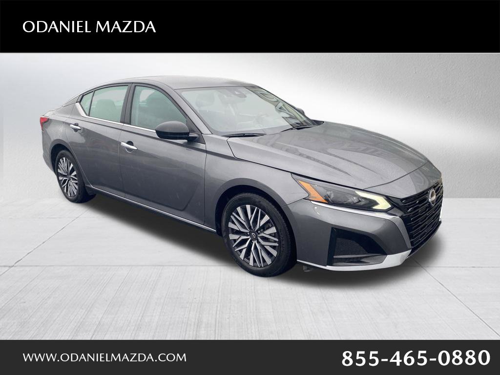 Used 2025 Nissan Altima 2.5 SV Sedan