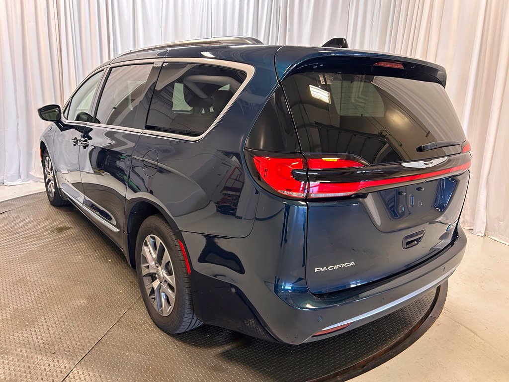 Used 2025 Chrysler Pacifica Hybrid Pinnacle Minivan/Van