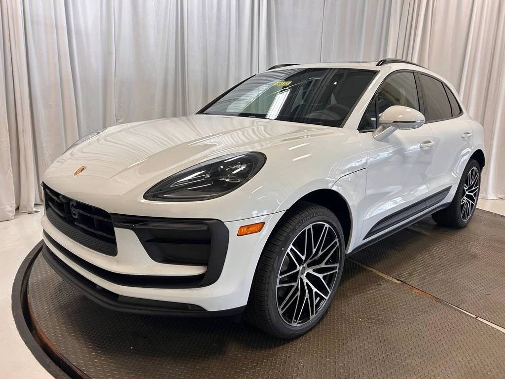 2026 Porsche Macan Base
