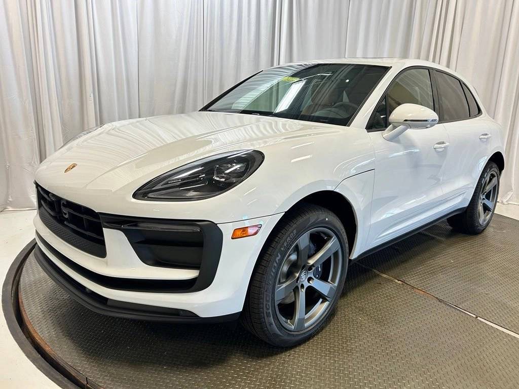 2026 Porsche Macan Base