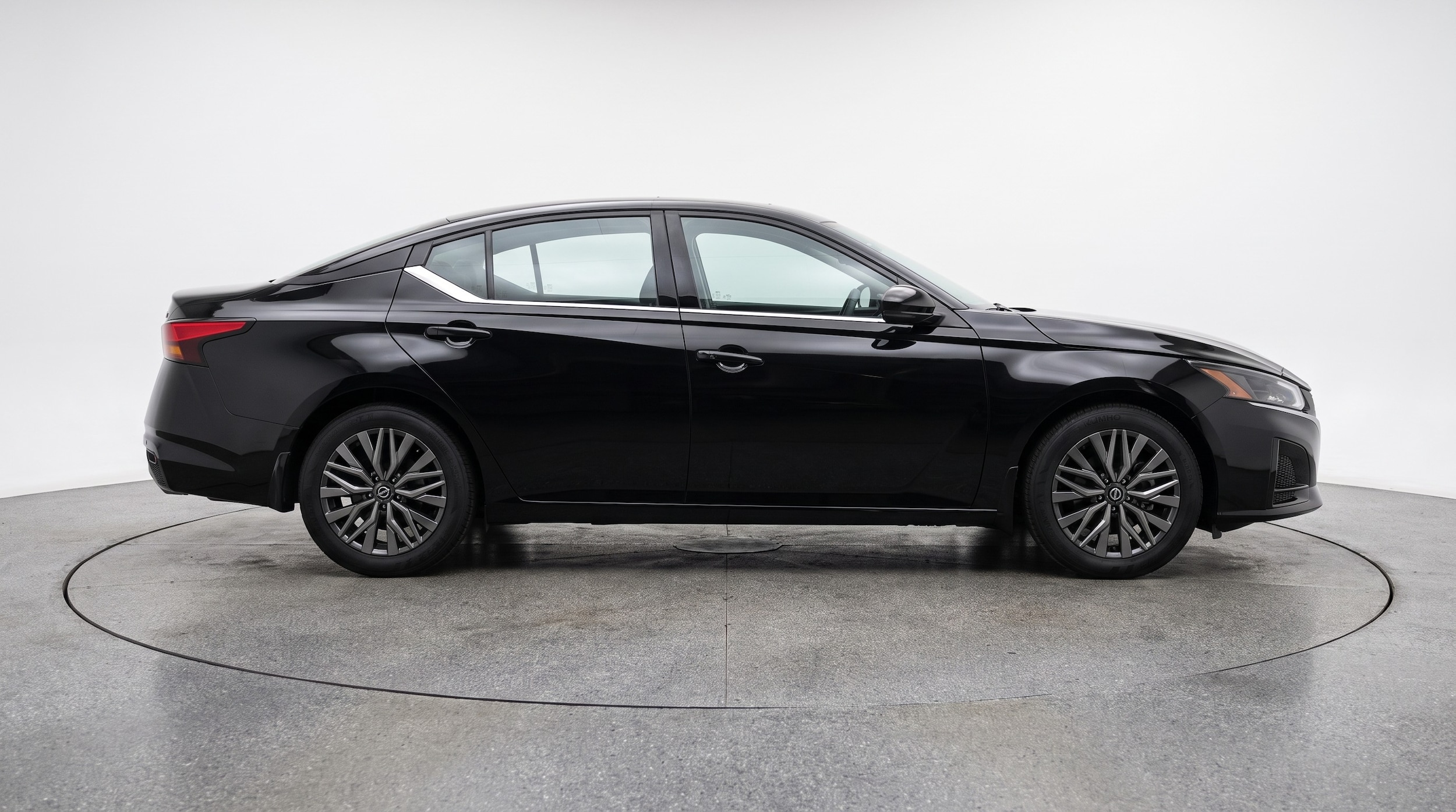 Thumbnail: 2025 Nissan Altima - 8