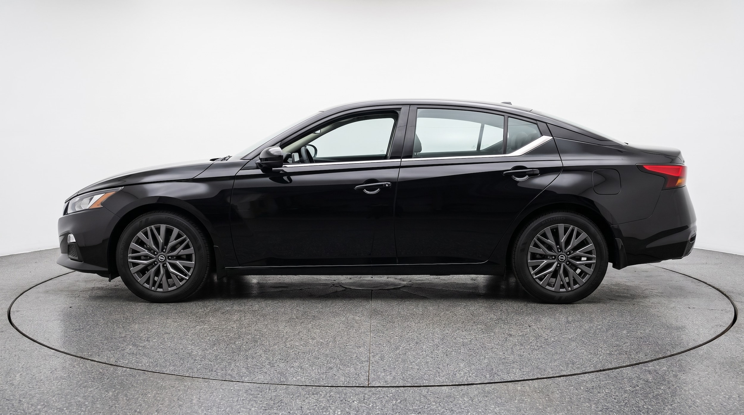 Thumbnail: 2025 Nissan Altima - 4