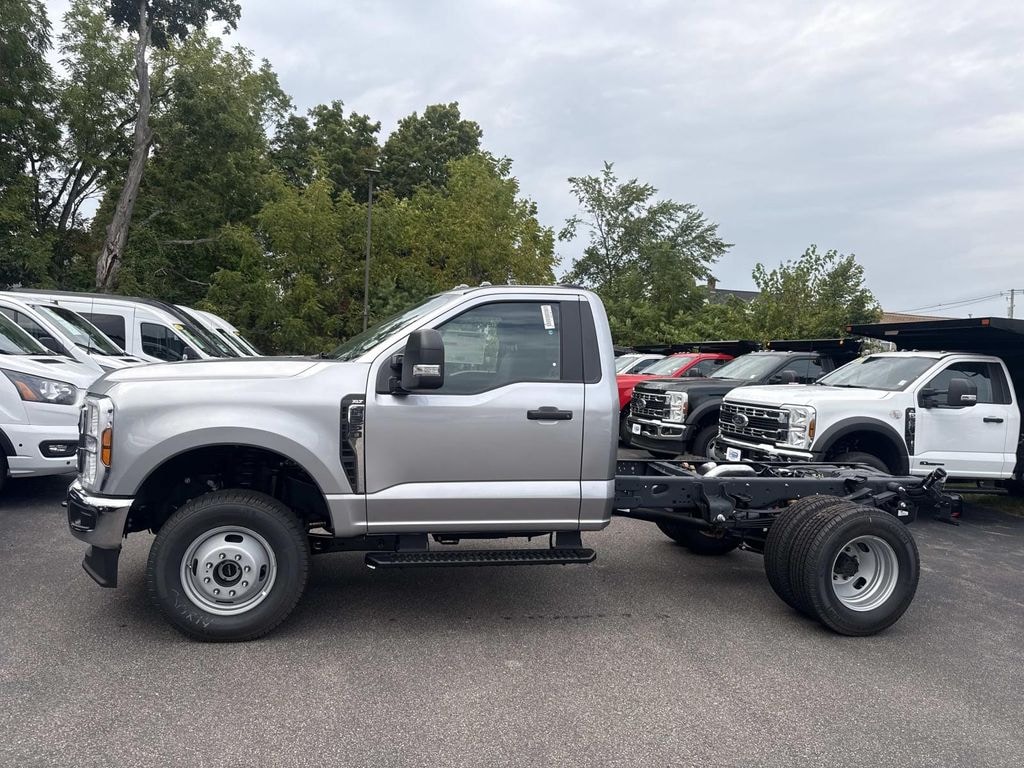 New 2026 Ford Chassis Cab F-350® XLT TRUCK