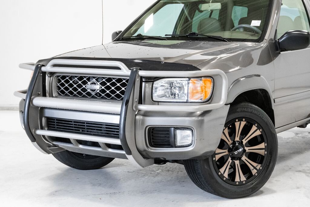 Used 2001 Nissan Pathfinder SE SUV