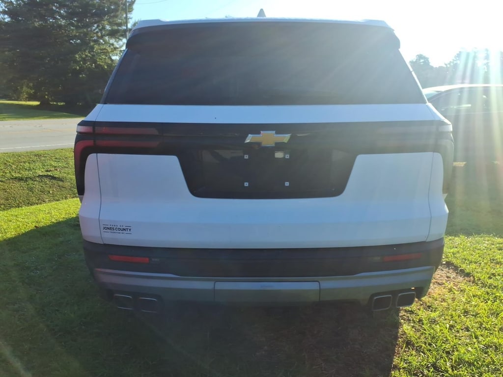 Used 2025 Chevrolet Traverse AWD LT Sport Utility