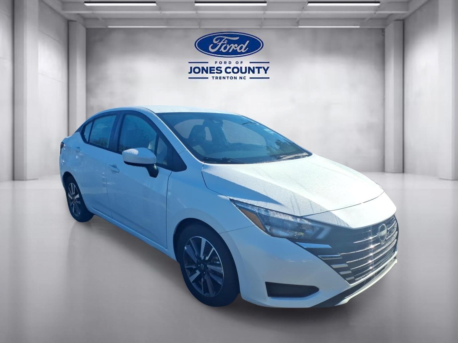 2025 Nissan Versa Sedan SV