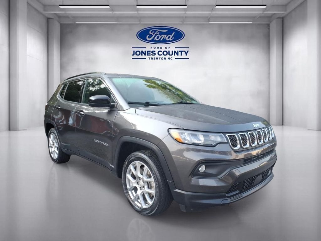 2023 Jeep Compass Latitude Lux