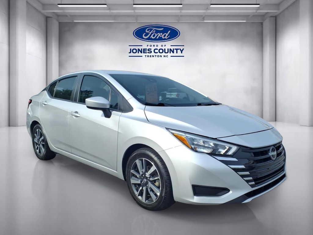 2025 Nissan Versa Sedan SV