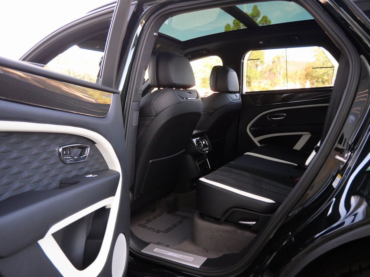 2026 Bentley Bentayga Speed - Photo 16