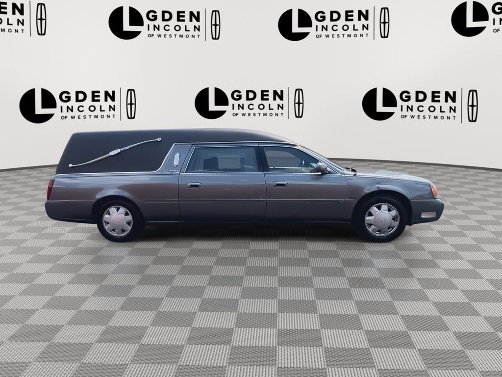 2002 Cadillac Commercial Chassis - Photo 9