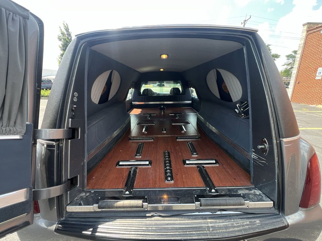 2002 Cadillac Commercial Chassis - Photo 24