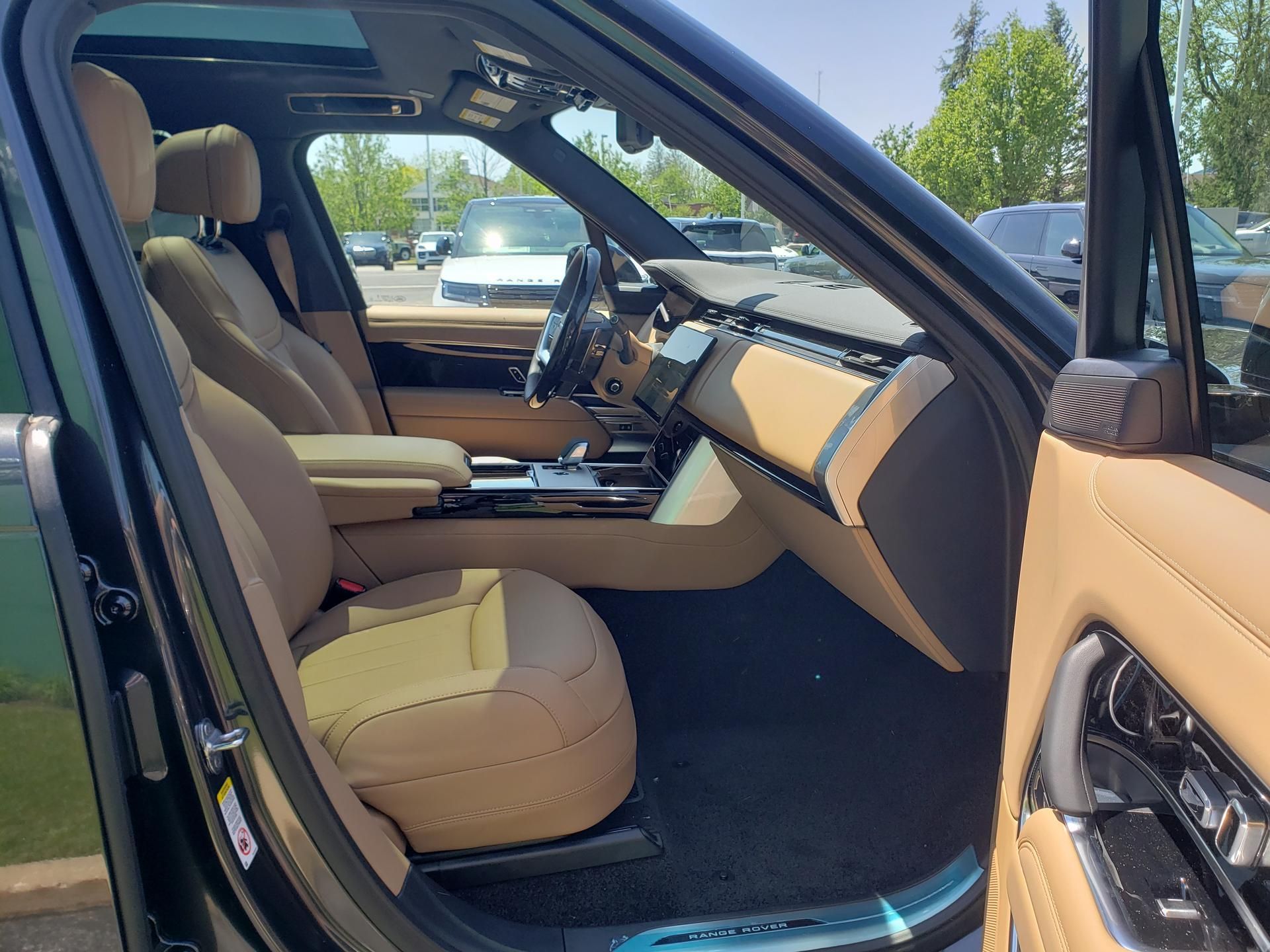 2026 Land Rover Range Rover SE - Photo 17