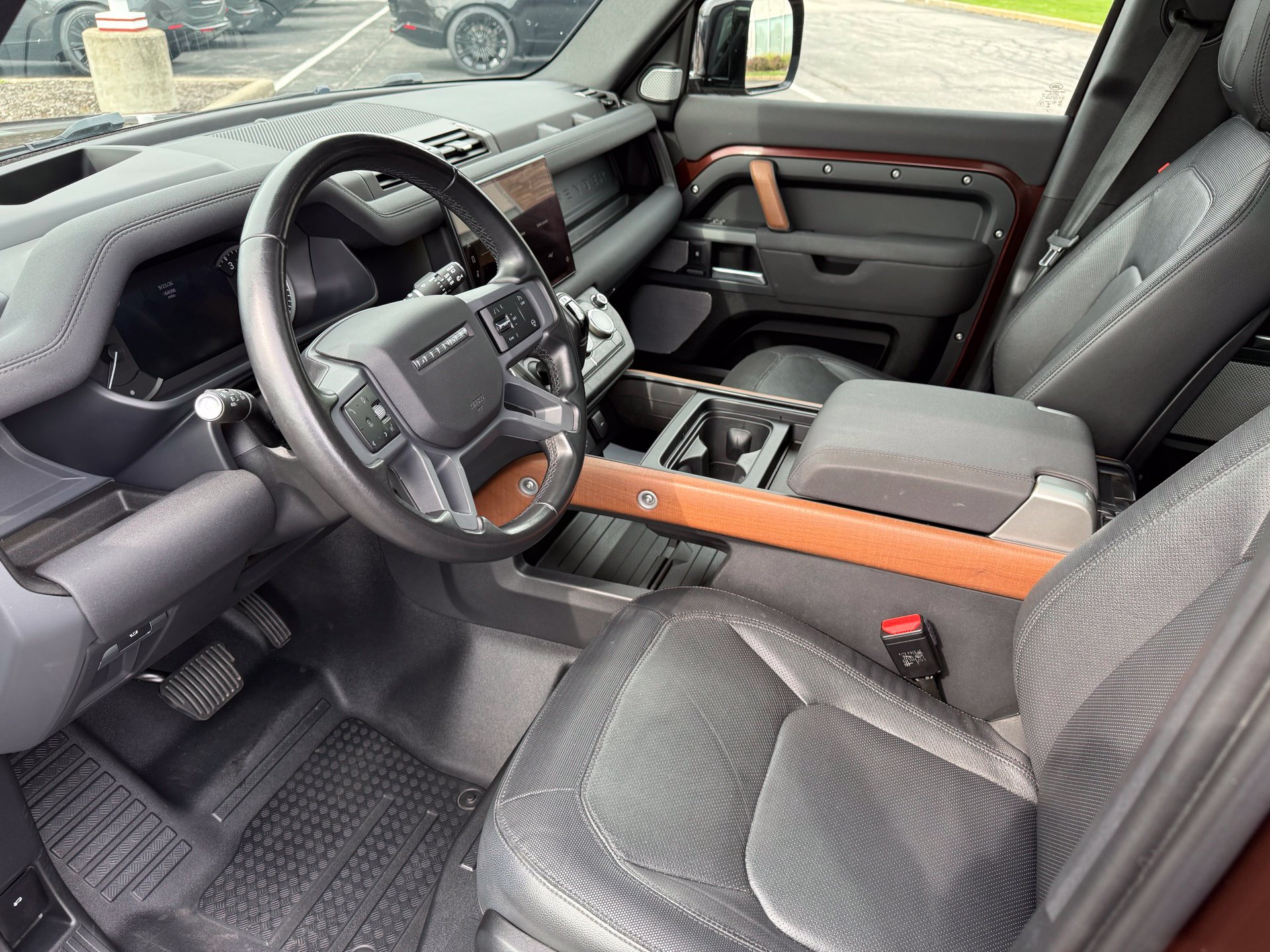 2023 Land Rover Defender X-Dynamic SE - Photo 21