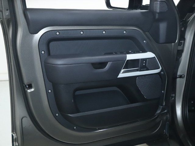 2022 Land Rover Defender X-Dynamic HSE - Photo 31
