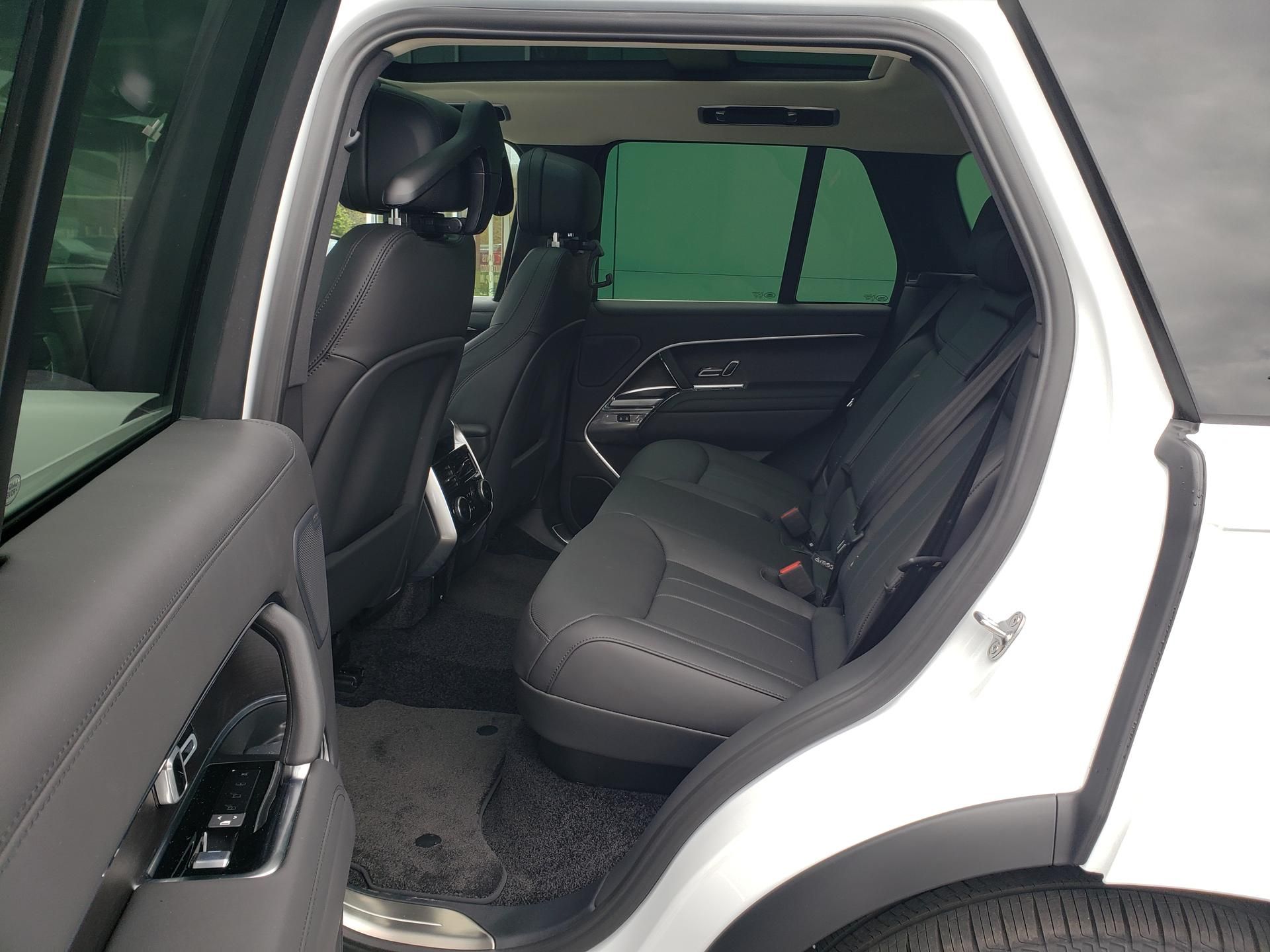 2026 Land Rover Range Rover SE - Photo 10