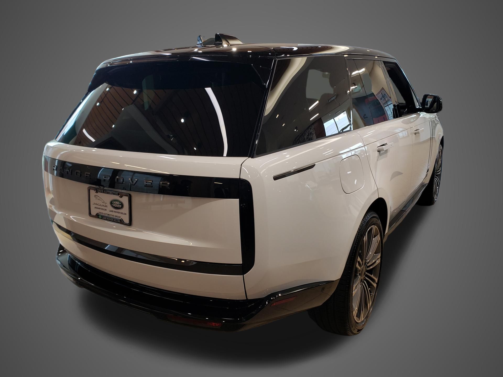 2026 Land Rover Range Rover SE - Photo 6