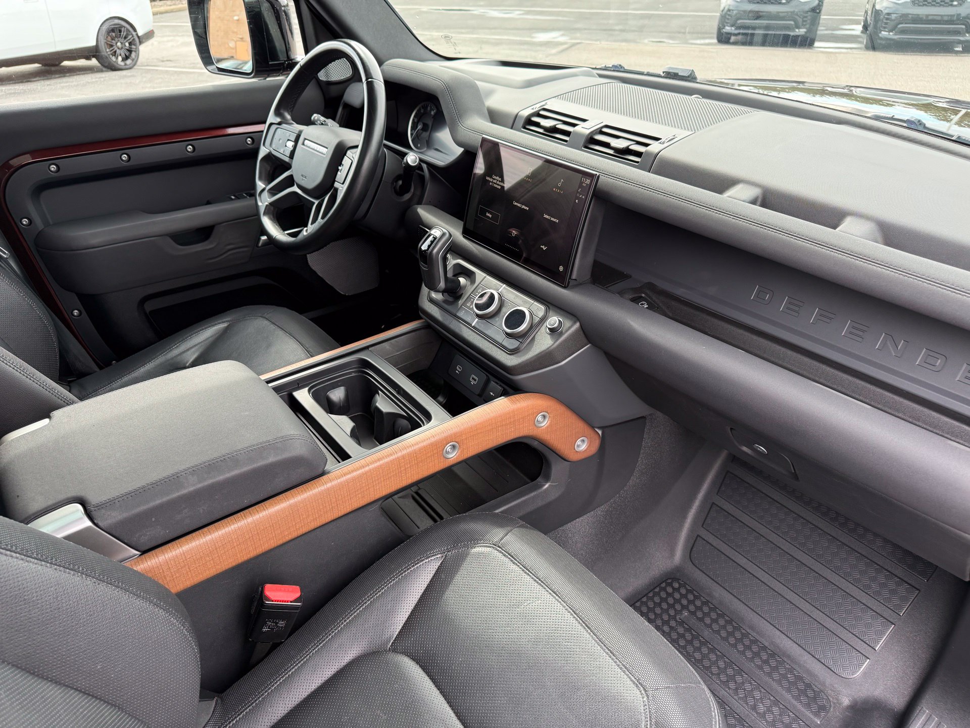 2023 Land Rover Defender X-Dynamic SE - Photo 31