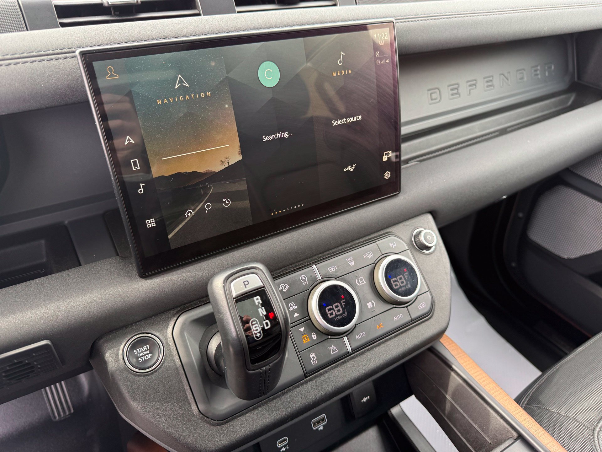 2023 Land Rover Defender X-Dynamic SE - Photo 17