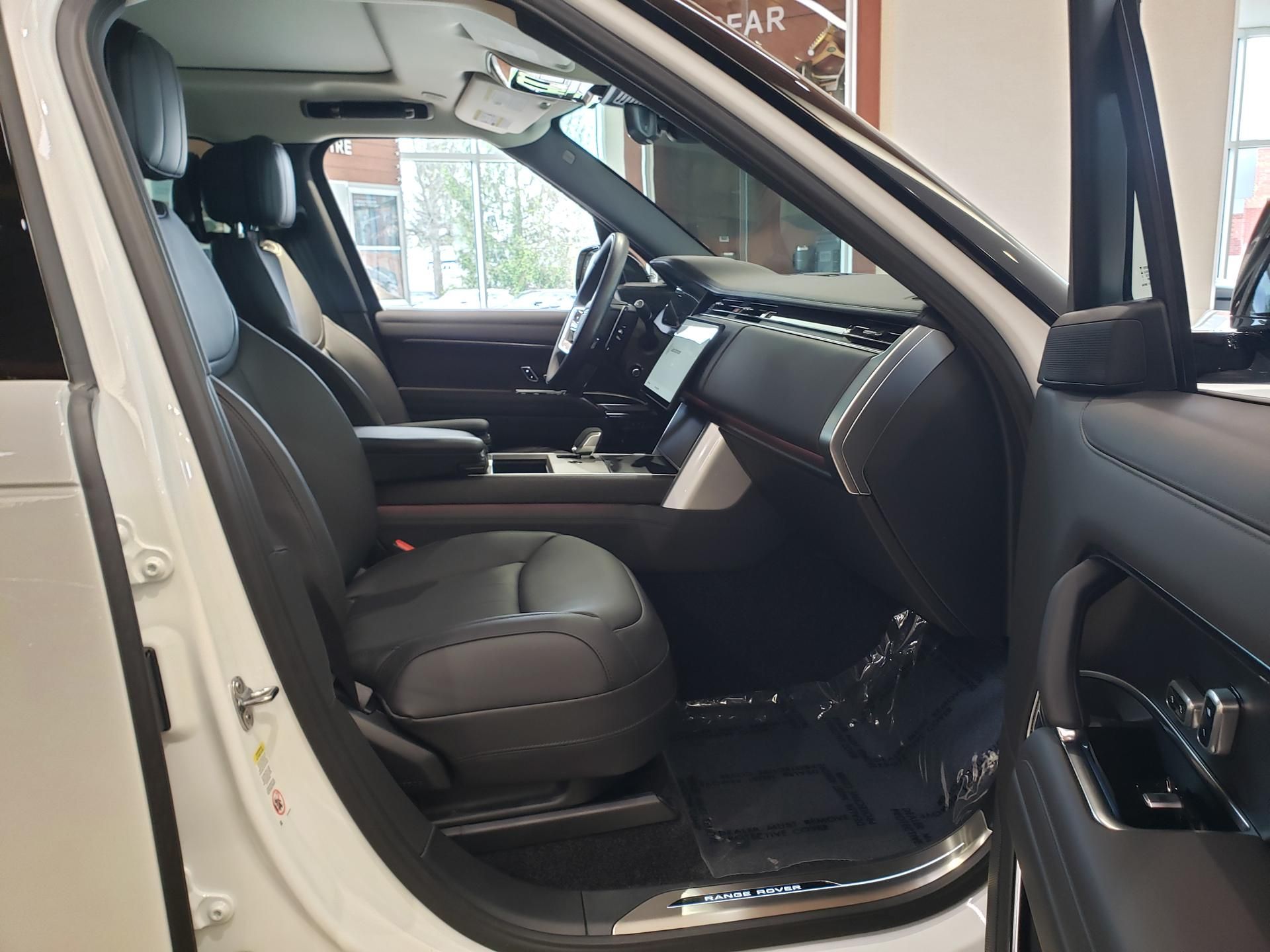 2026 Land Rover Range Rover SE - Photo 15