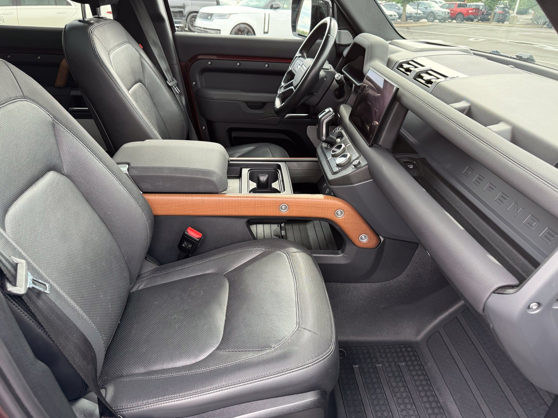 2023 Land Rover Defender X-Dynamic SE - Photo 30