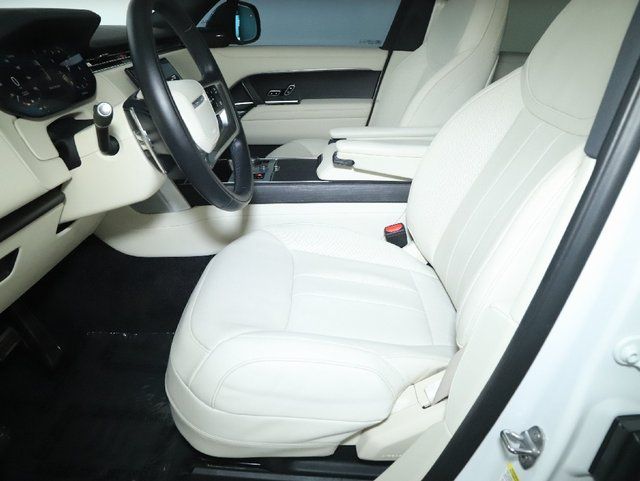2023 Land Rover Range Rover SE - Photo 17