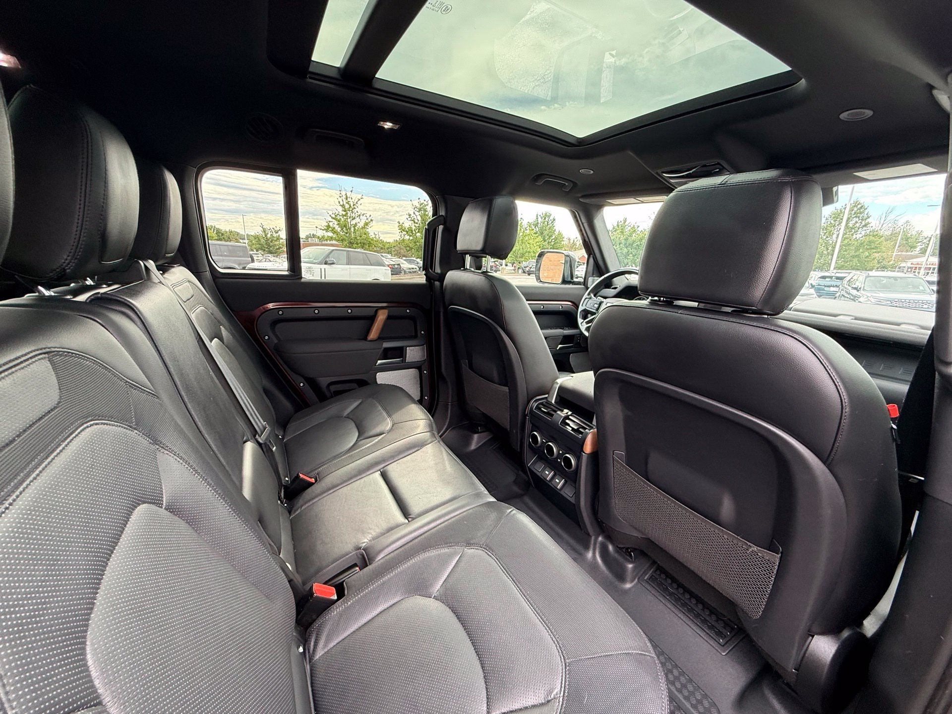 2023 Land Rover Defender X-Dynamic SE - Photo 27