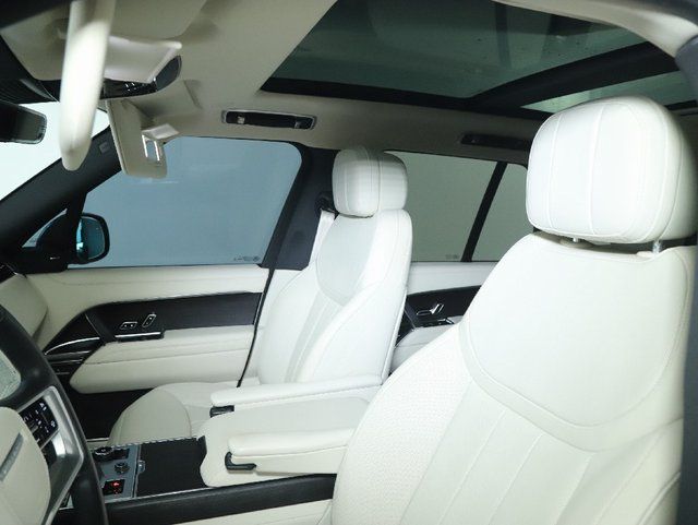 2023 Land Rover Range Rover SE - Photo 18