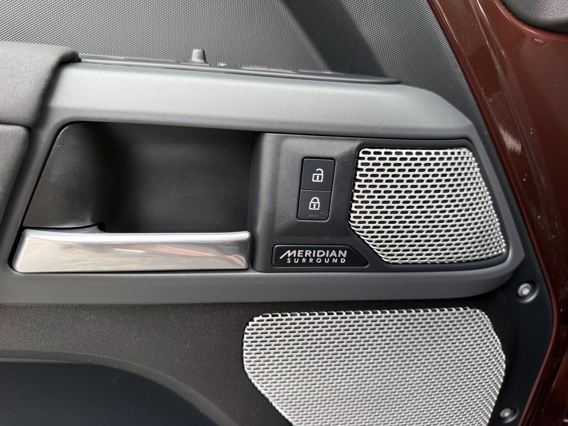 2023 Land Rover Defender X-Dynamic SE - Photo 32