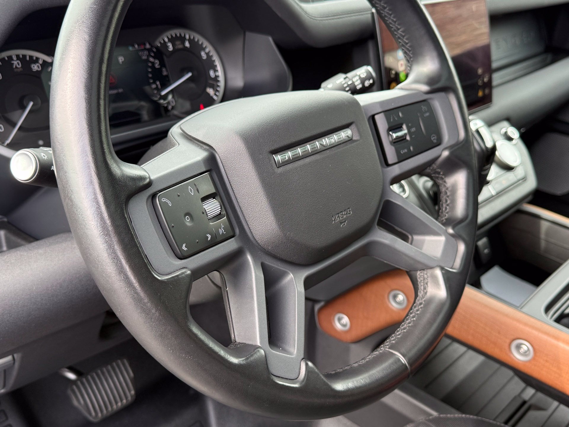 2023 Land Rover Defender X-Dynamic SE - Photo 15
