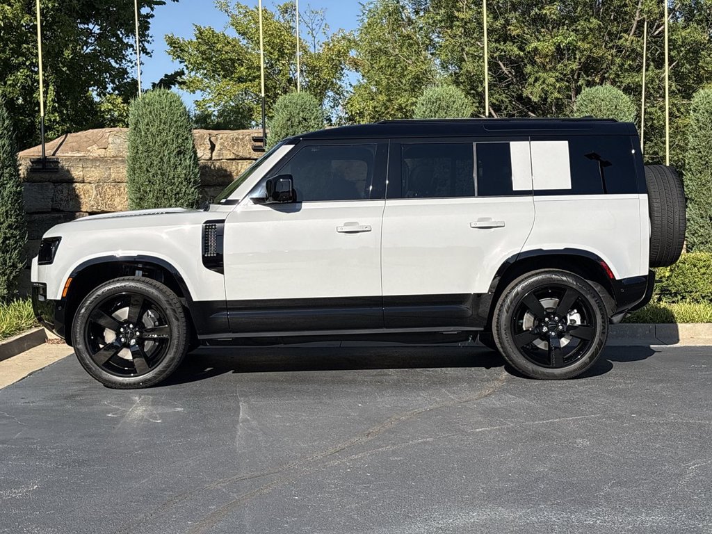 New 2026 Land Rover Defender 110 400PS X-Dynamic SE SUV