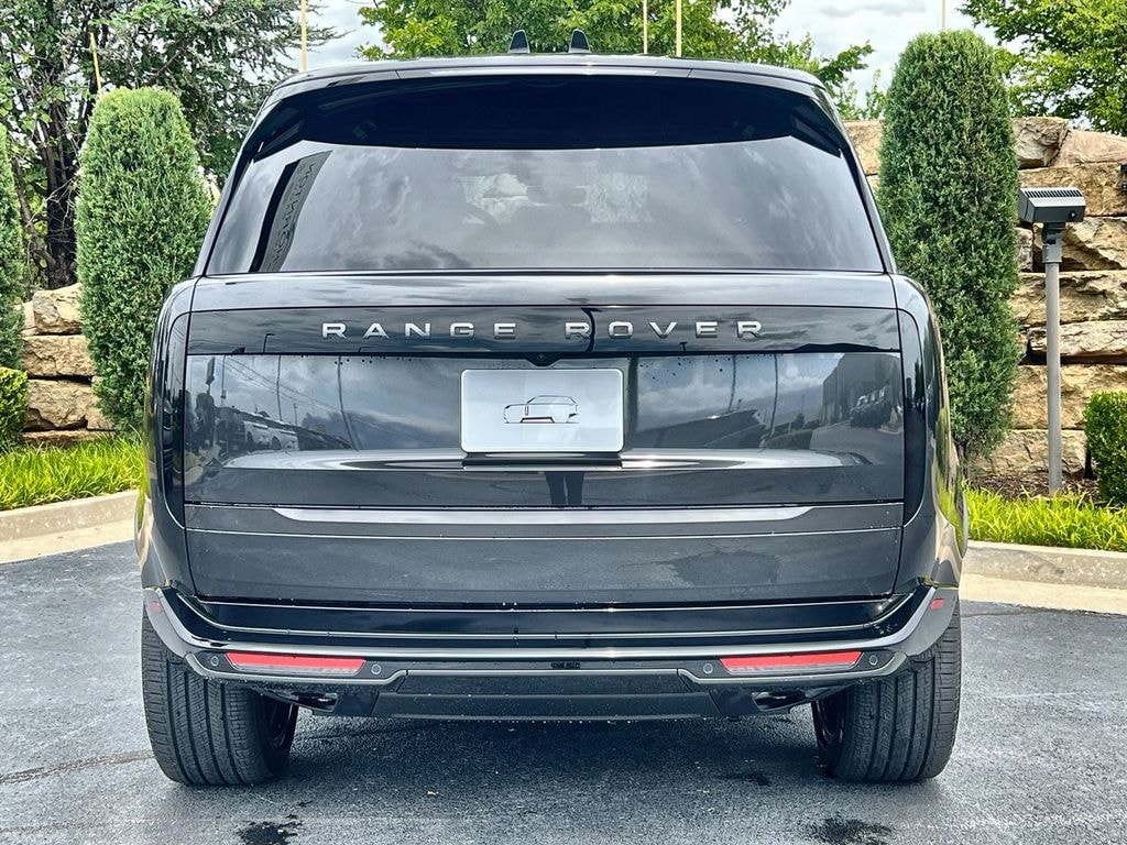 New 2026 Land Rover Range Rover SE SUV