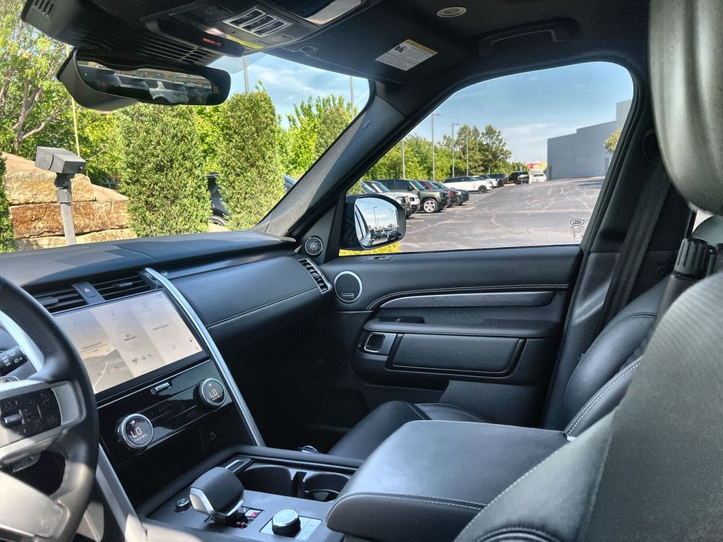 2025 Land Rover Discovery Metropolitan Edition - Photo 13