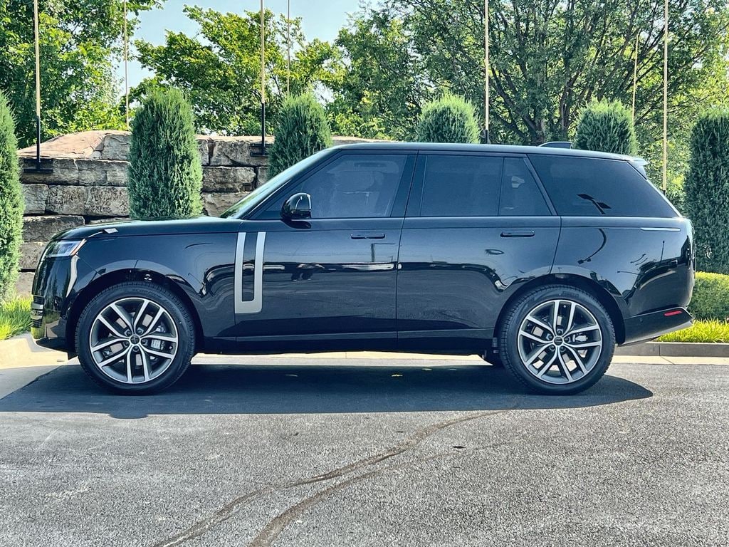 New 2026 Land Rover Range Rover SE SUV