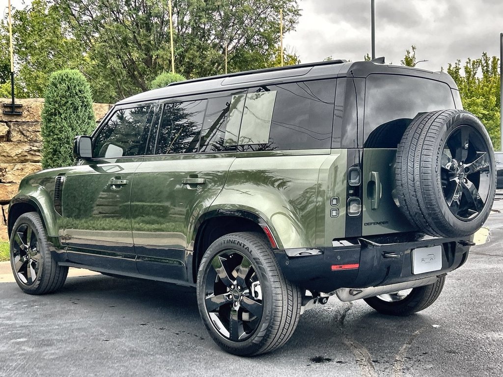 New 2026 Land Rover Defender 110 400PS X-Dynamic SE SUV