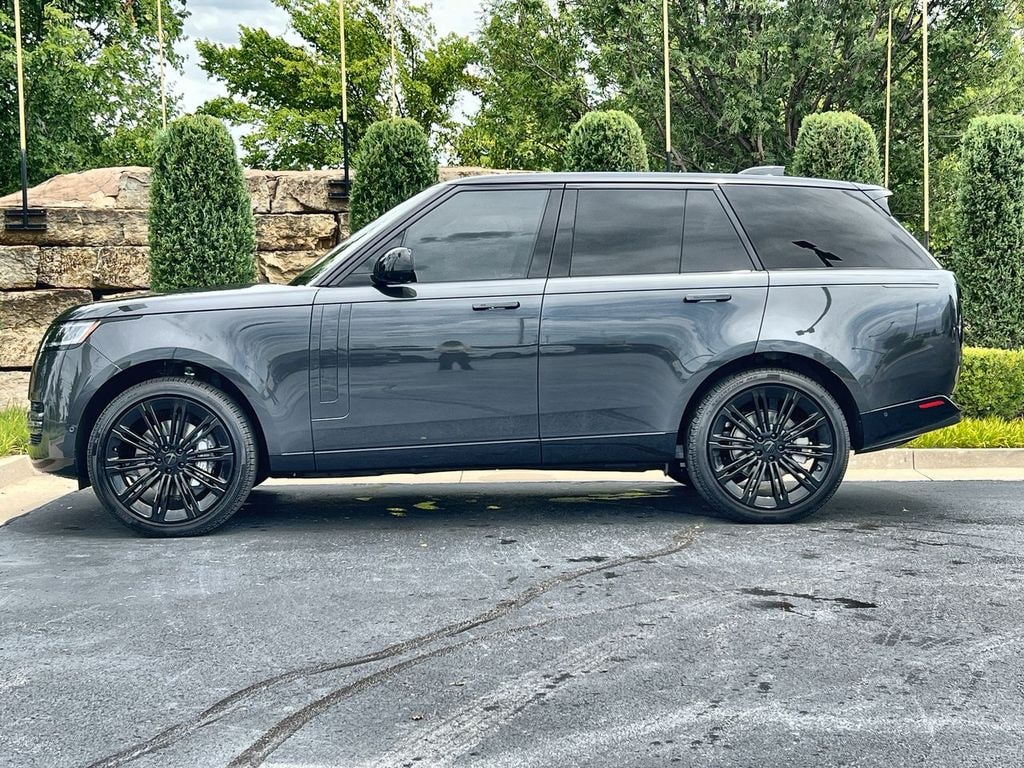 New 2026 Land Rover Range Rover SE SUV