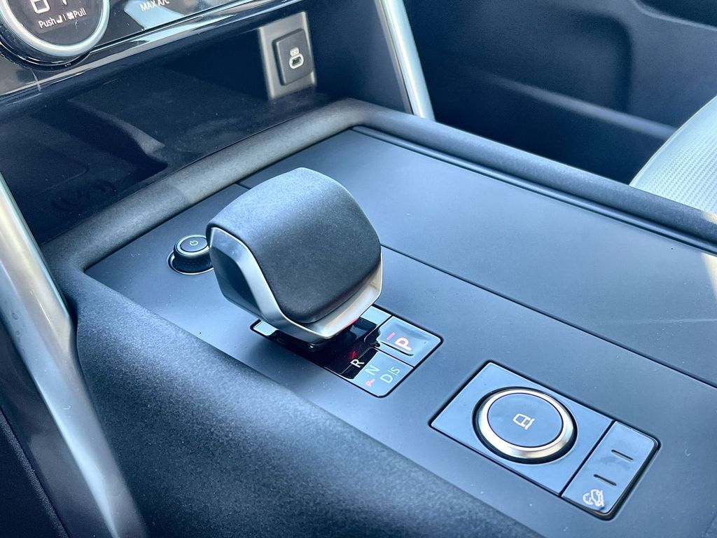2025 Land Rover Discovery S - Photo 28