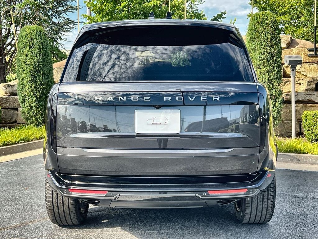 New 2026 Land Rover Range Rover SE SUV
