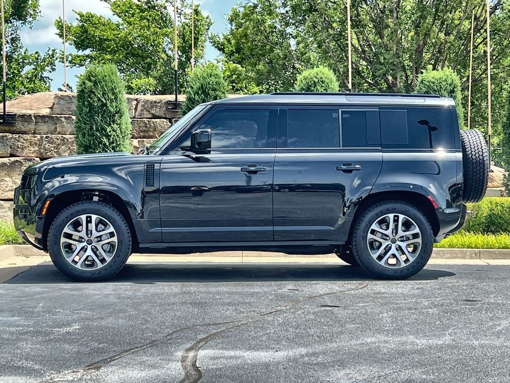 Used 2026 Land Rover Defender 110 X-Dynamic SE SUV