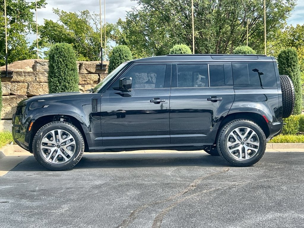 Used 2026 Land Rover Defender 110 X-Dynamic SE SUV