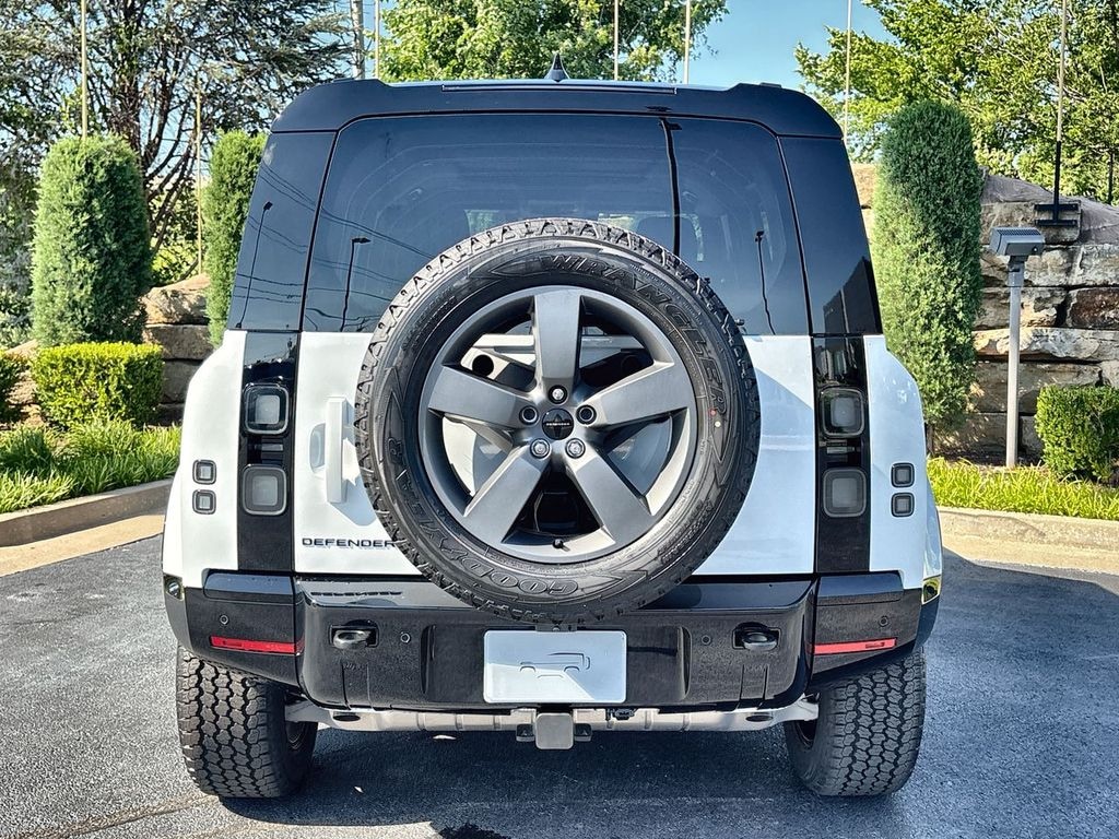 Used 2026 Land Rover Defender 110 X-Dynamic SE SUV