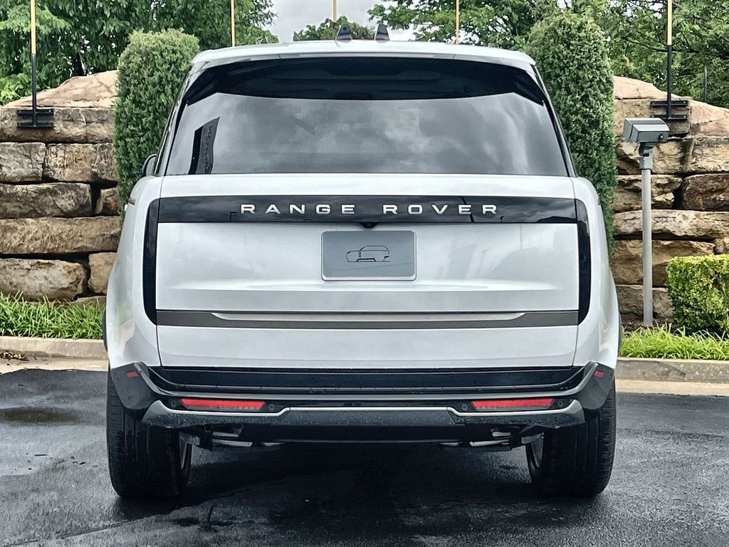 New 2026 Land Rover Range Rover SE SUV