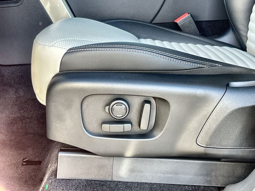 2025 Land Rover Discovery S - Photo 21