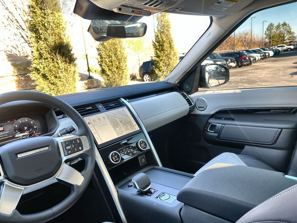2025 Land Rover Discovery S - Photo 13