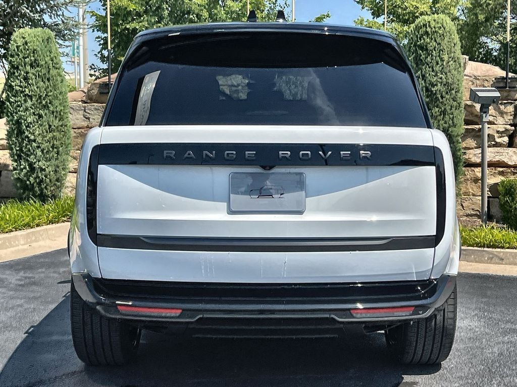 New 2026 Land Rover Range Rover SE SUV