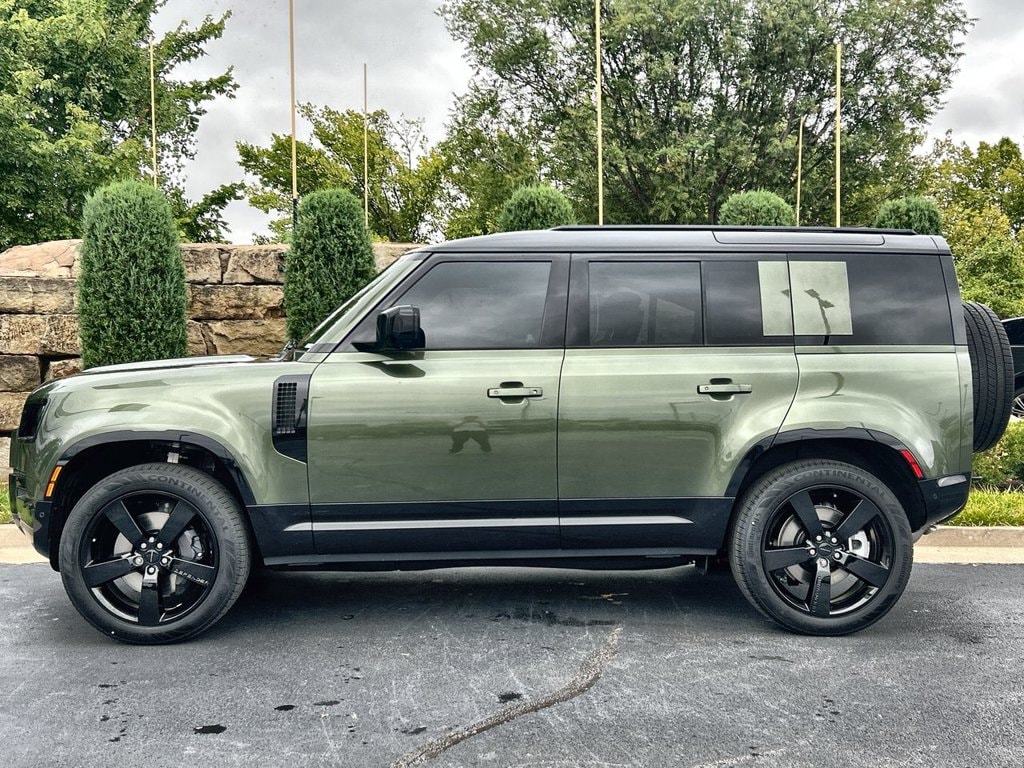 New 2026 Land Rover Defender 110 400PS X-Dynamic SE SUV