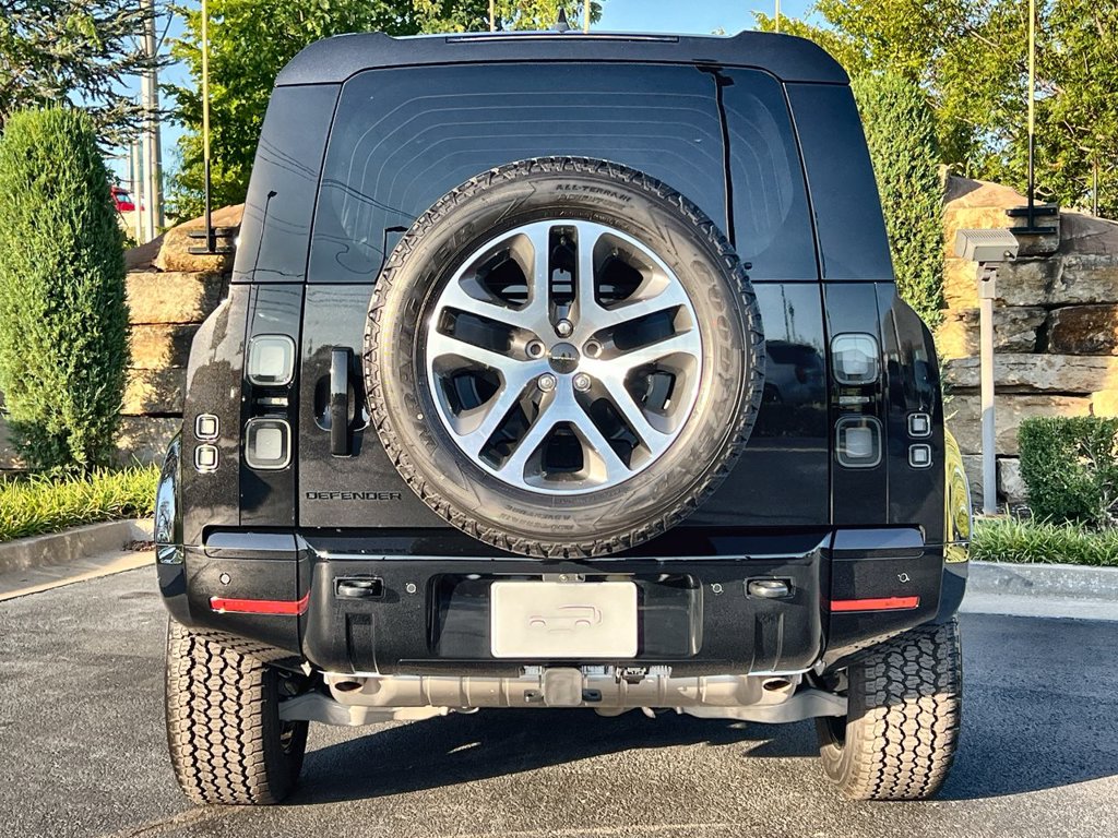 New 2026 Land Rover Defender 110 400PS X-Dynamic SE SUV